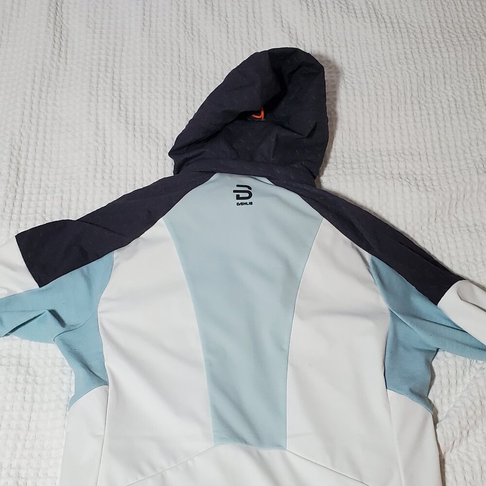 Daehlie Soft Shell Jacket (M) - Picture 2 of 2